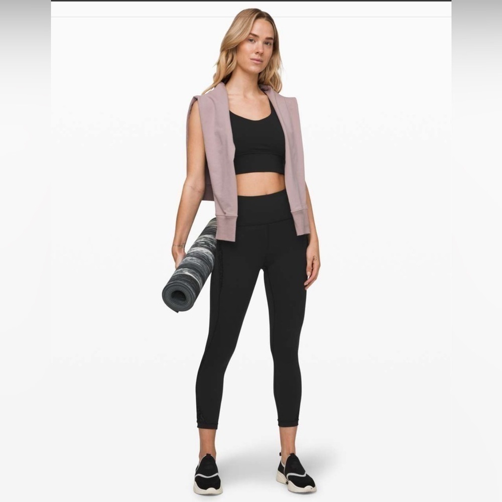 Lululemon Wunder Under Crop High-Rise 21" *Flocked Everlux
Black Size 8